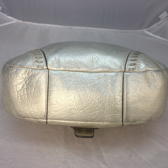 Gorgeous gold Coach shoulder bag - Picture 4 of 10